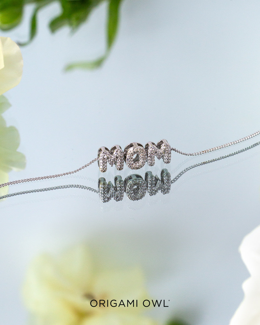 Origami Owl “XO, MOM” Necklace